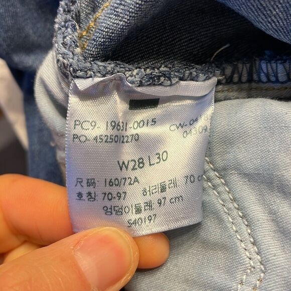 LEVI’S 314 shaping straight woman’s jeans. They are a size 28 - Picture 11 of 16